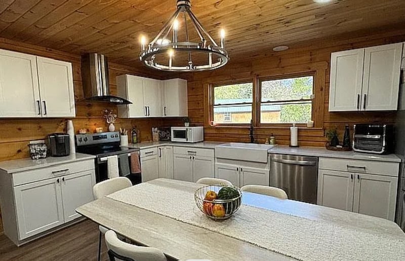 1941 Upper Station Camp Crk Rd, Cottontown, TN 37048
