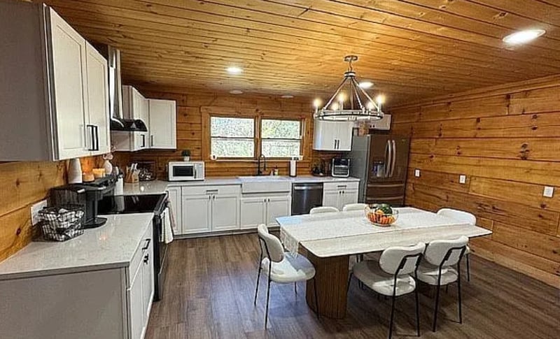 1941 Upper Station Camp Crk Rd, Cottontown, TN 37048