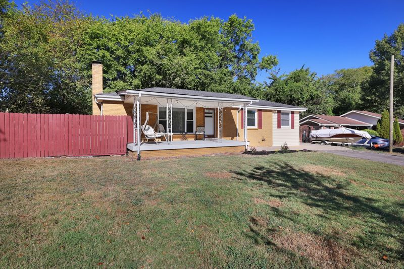98 Curtiswood Dr, Hendersonville, TN 37075