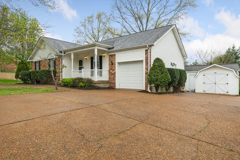 5800 Labrador Ln, Antioch, TN 37013