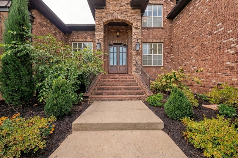 2818 Roddy Bridge Rd, Thompsons Station, TN 37179
