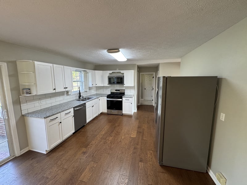 1805 Pointe Ct, Lebanon, TN 37087