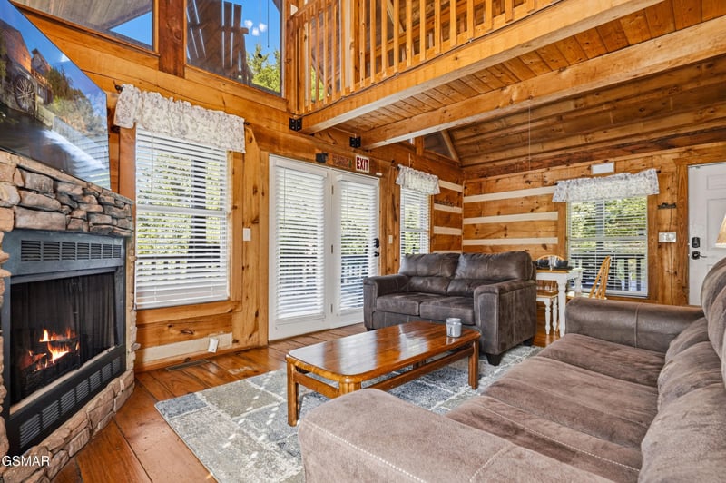 1455 Honey Oaks Way, Sevierville, TN 37876