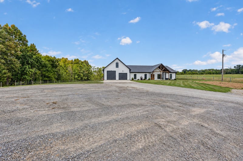 103 Marty Robbins Rd, Bethpage, TN 37022