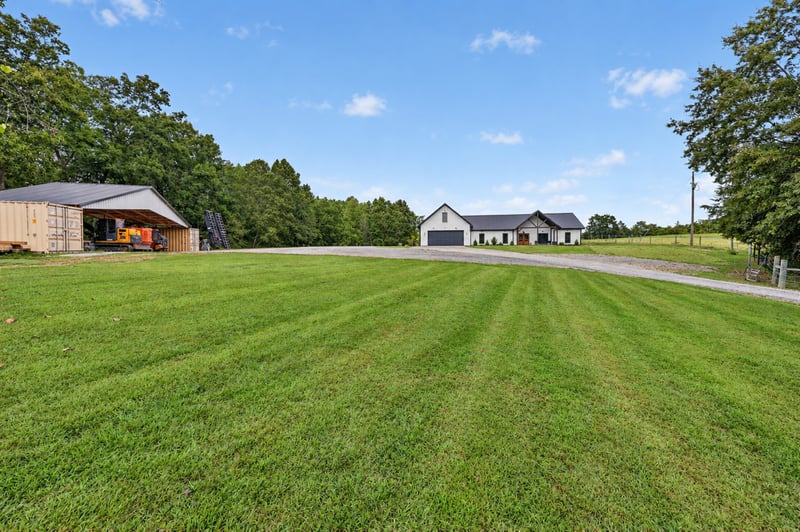 103 Marty Robbins Rd, Bethpage, TN 37022