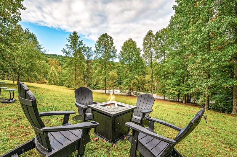 4093 Hickory Hollow Way, Sevierville, TN 37862