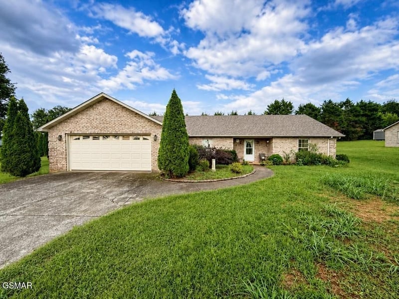 1955 Old Newport Hw, Sevierville, TN 37876