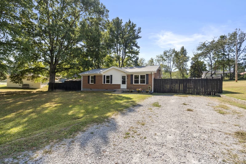 103 Mae Cir, Dickson, TN 37055