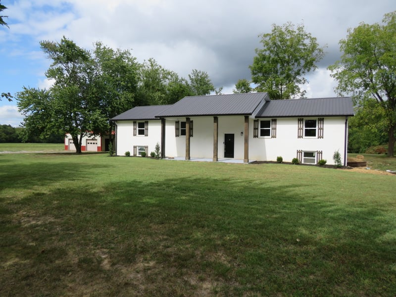 315 Bob Perry Rd, Bethpage, TN 37022
