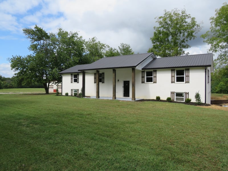 315 Bob Perry Rd, Bethpage, TN 37022