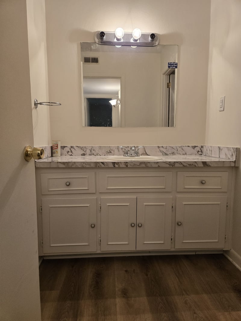 555 N Dupont Ave #A17, Madison, TN 37115