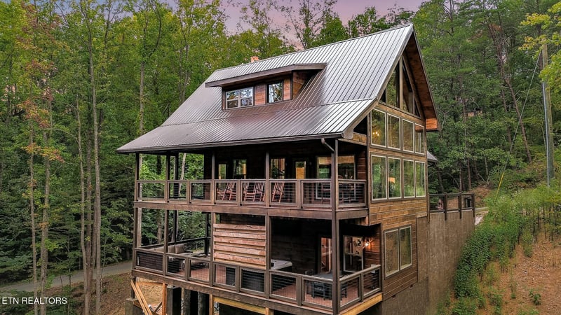 2793 Dogwood Dr, Sevierville, TN 37876