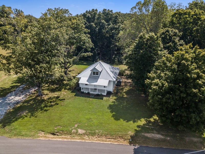 3 Albert Fentress Rd, Greenbrier, TN 37073