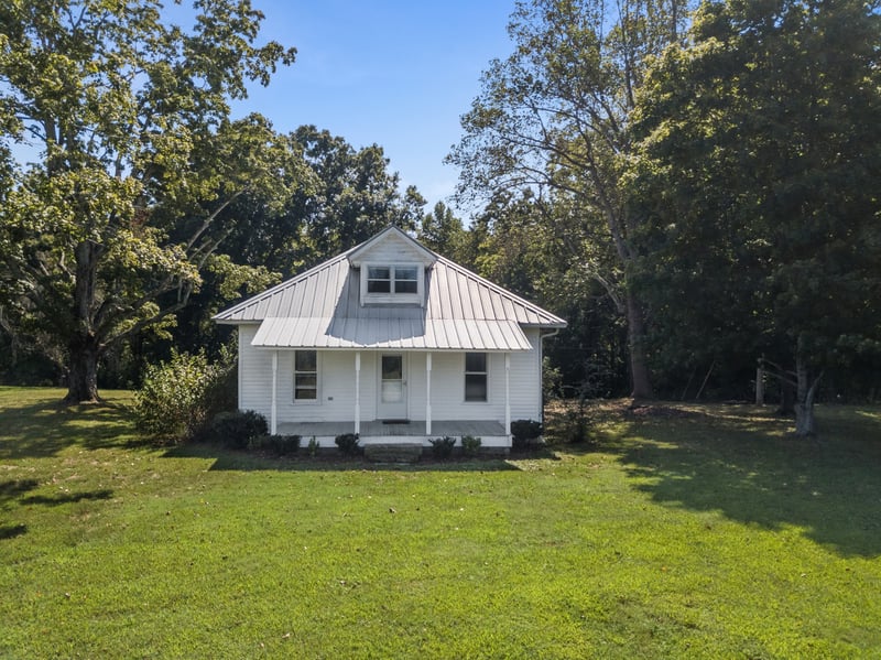 3 Albert Fentress Rd, Greenbrier, TN 37073