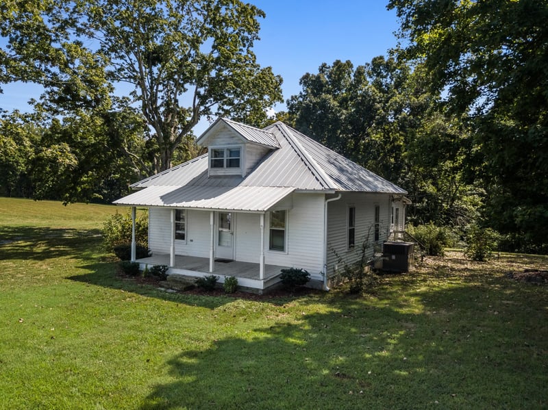 3 Albert Fentress Rd, Greenbrier, TN 37073