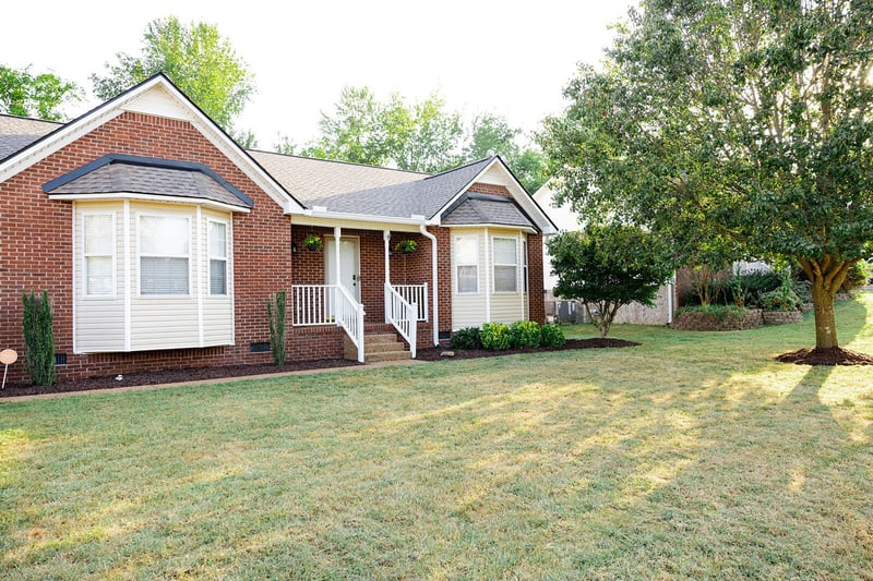 2109 Geneva Dr, Thompsons Station, TN 37179