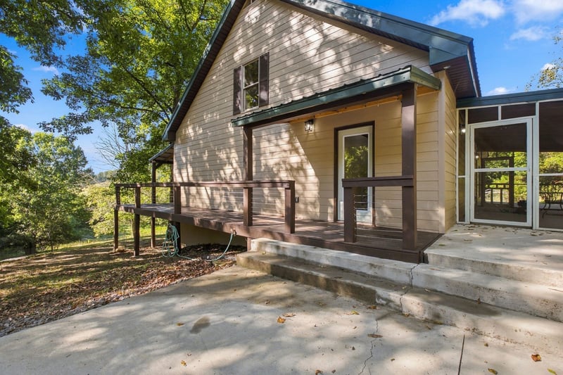 289 Harris Hollow Rd, Pleasant Shade, TN 37145