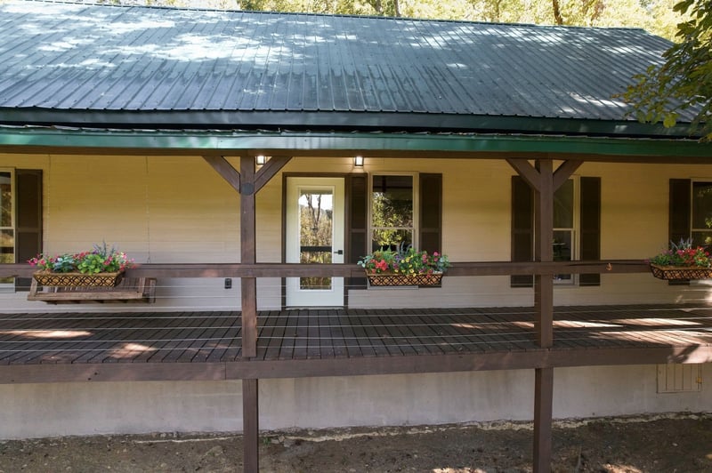 289 Harris Hollow Rd, Pleasant Shade, TN 37145
