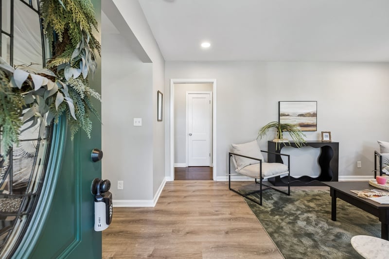 2104 Geneiva Dr, Nashville, TN 37216