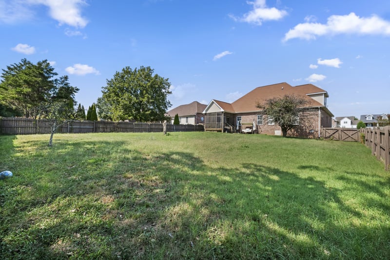 1295 Wentworth Dr, Gallatin, TN 37066