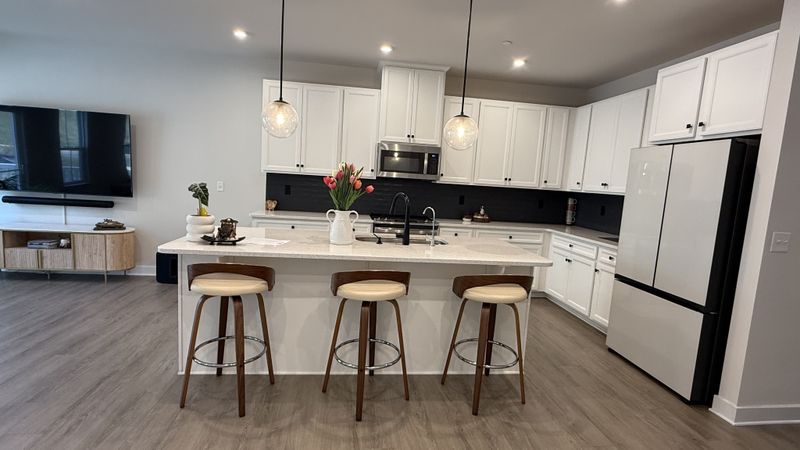 1047 Mountain View Dr, Thompsons Station, TN 37179