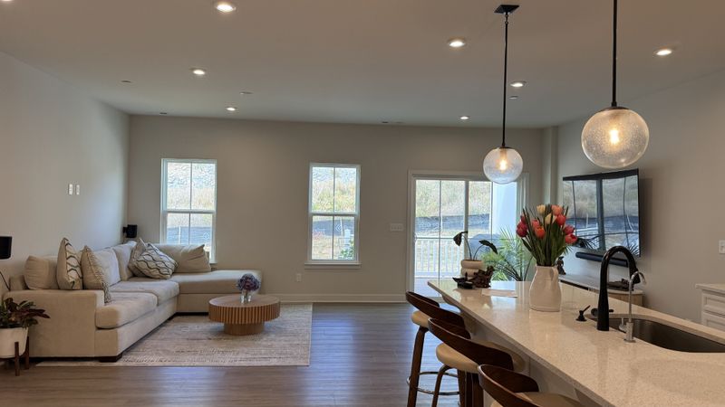 1047 Mountain View Dr, Thompsons Station, TN 37179