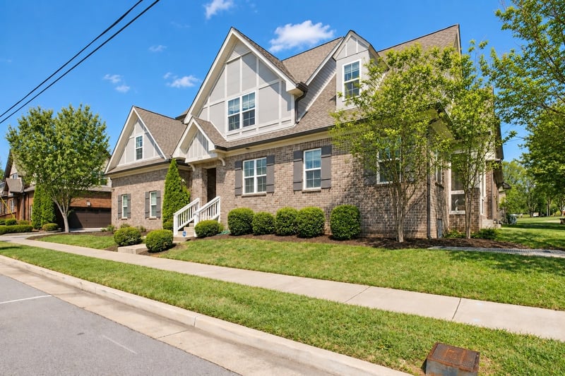 2738 Lakeland Dr, Nashville, TN 37214