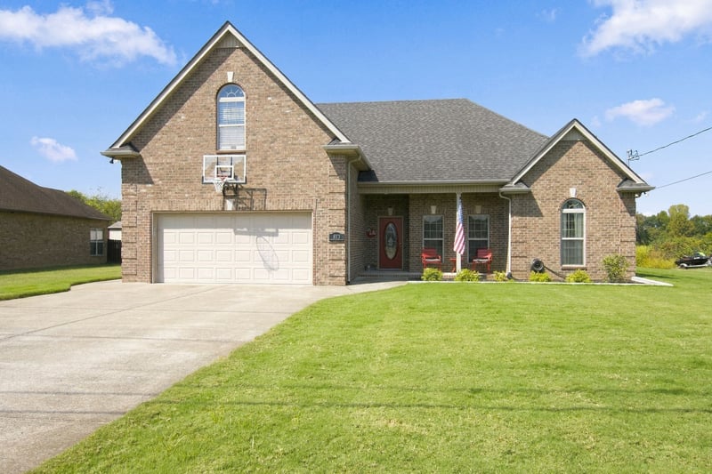 813 Stewart Valley Dr, Smyrna, TN 37167