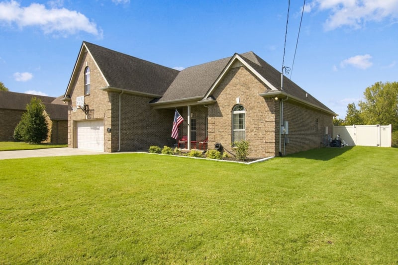 813 Stewart Valley Dr, Smyrna, TN 37167