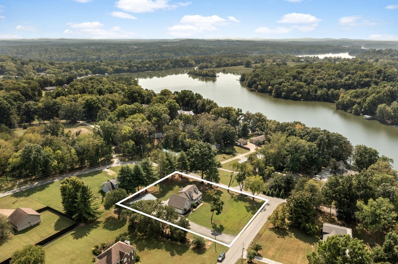 1166 S Wrights Ln, Gallatin, TN 37066