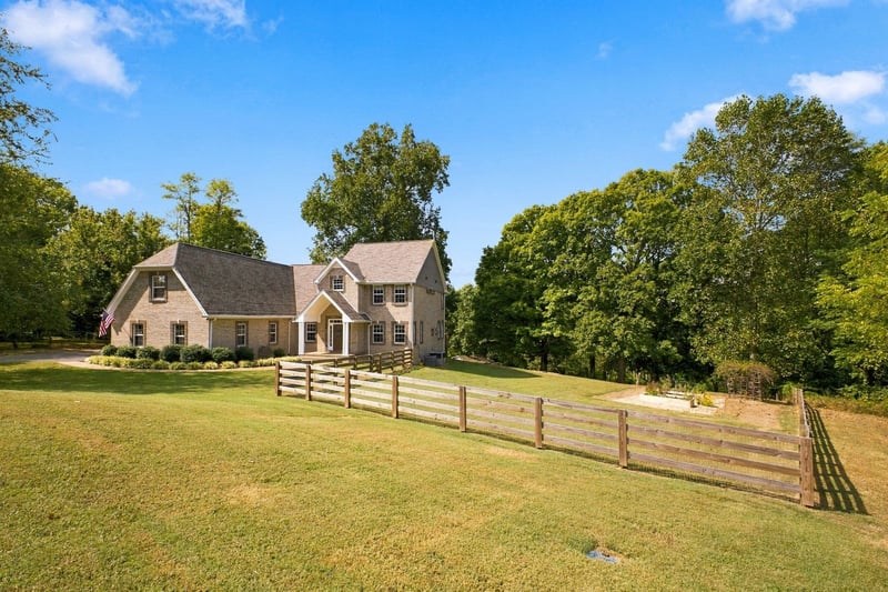 313 Burr Oak Ct, Spring Hill, TN 37174