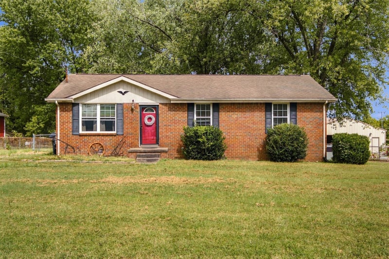 1494 Ridgewood Ct W, Gallatin, TN 37066