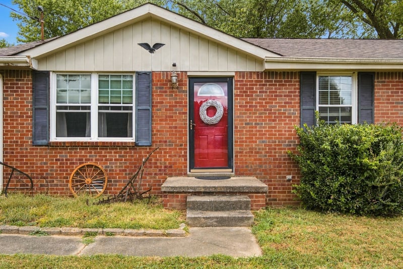 1494 Ridgewood Ct W, Gallatin, TN 37066