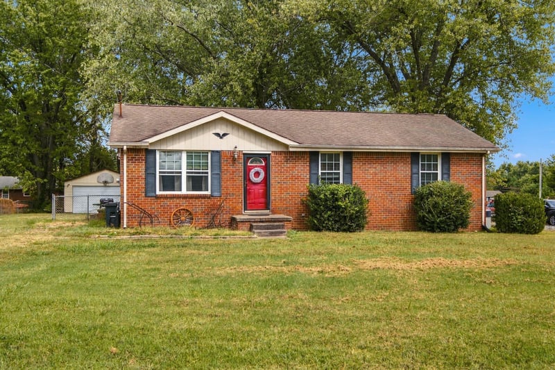 1494 Ridgewood Ct W, Gallatin, TN 37066