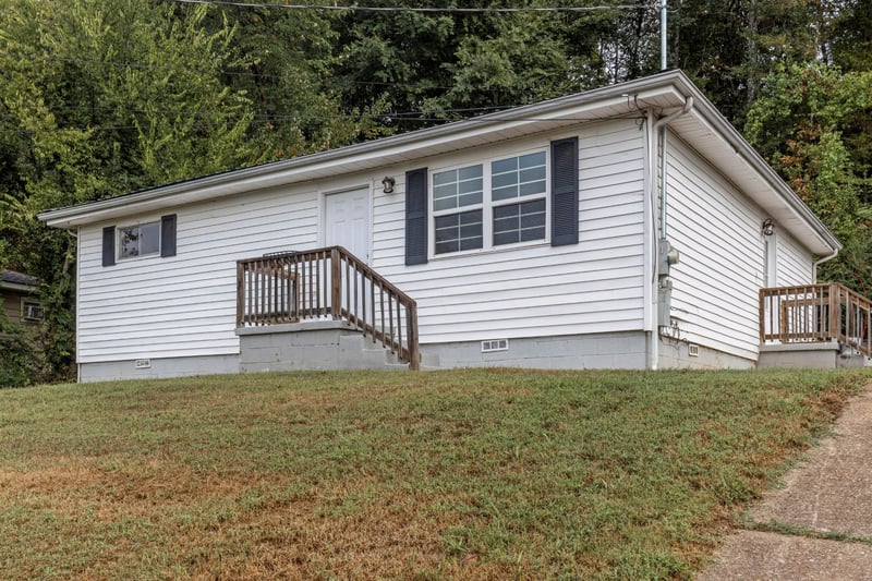 338 Mcafee Rd, Rossville, GA 30741