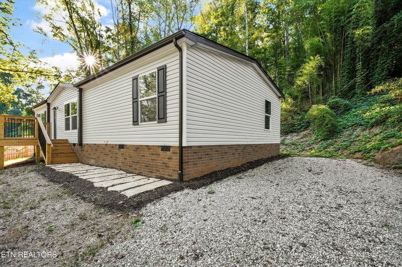 1153 Army St, Knoxville, TN 37920