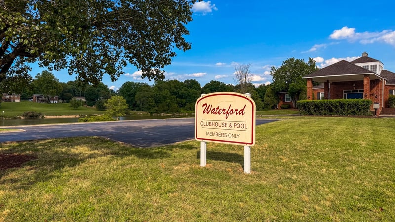 1940 Waterford Dr, Old Hickory, TN 37138