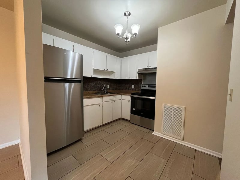 555 N Dupont Ave #B42, Madison, TN 37115