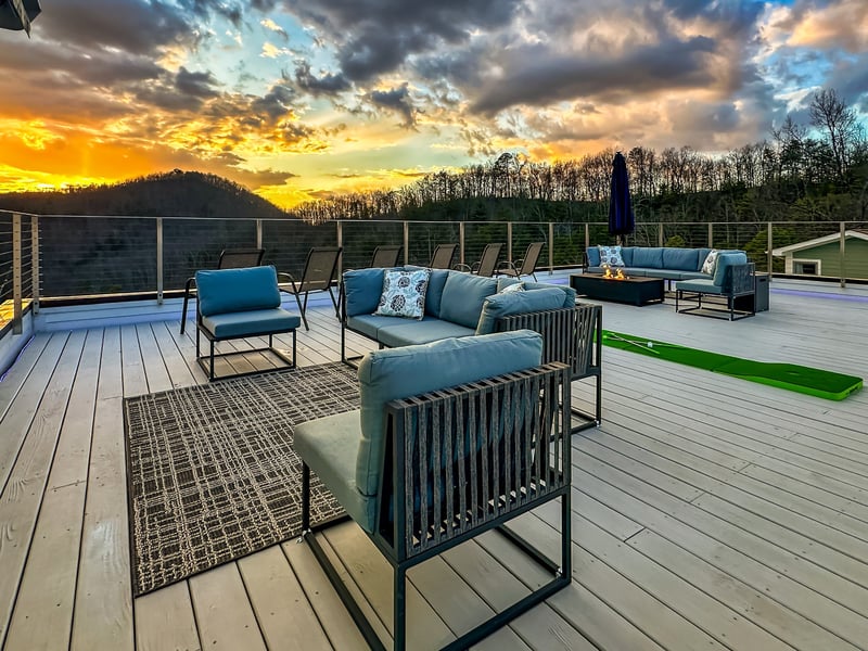 713 John Sevier Dr, Sevierville, TN 37876