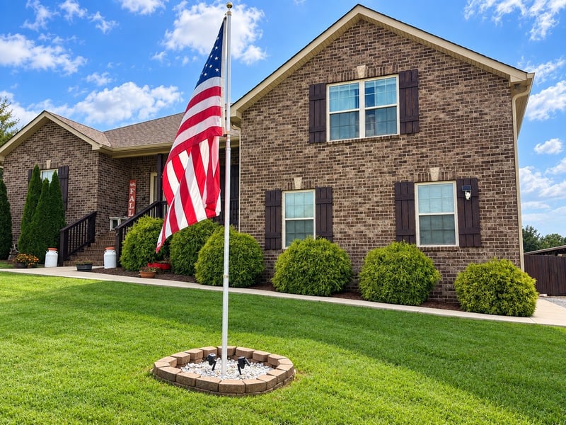 555 New Deal Potts Rd, Cottontown, TN 37048