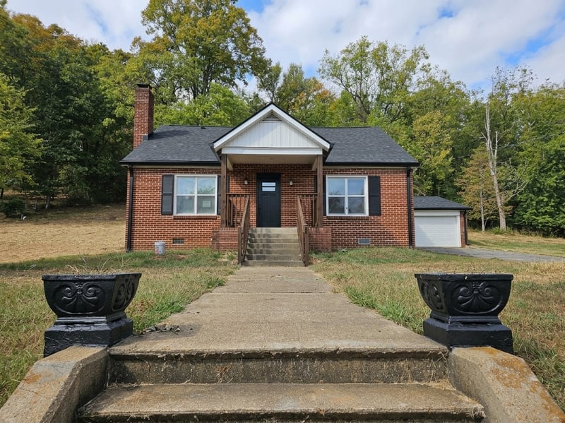 311 Edgewood Ave, Mount Pleasant, TN 38474