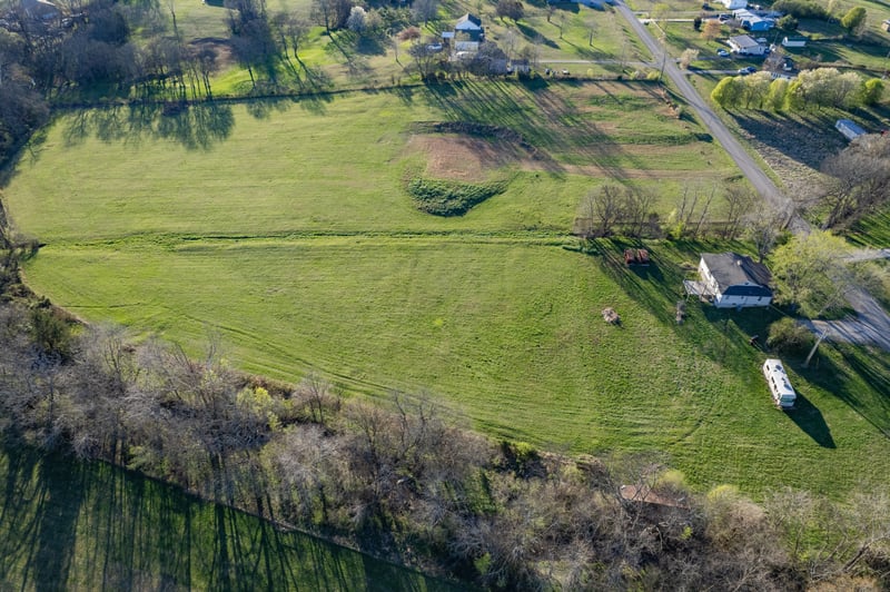 1793 Theta Pike, Columbia, TN 38401
