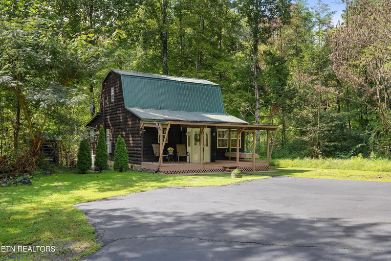 1105 Silver Poplar Ln, Sevierville, TN 37876