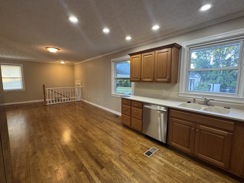 1629 Edgewood Dr, Lebanon, TN 37087