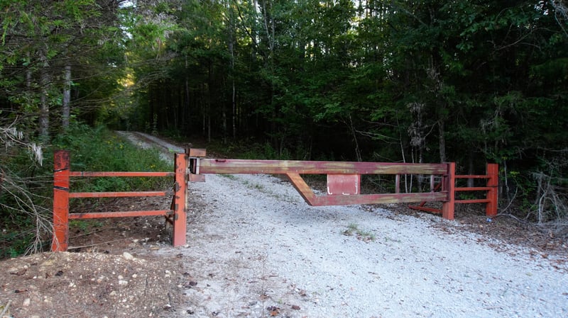 3 Ables Rd, Cherokee, AL 35616