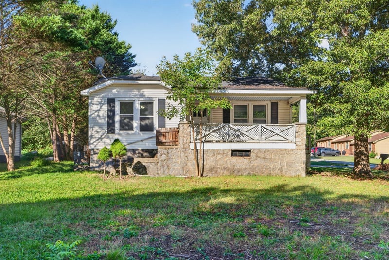 448 W State Line Rd, Rossville, GA 30741