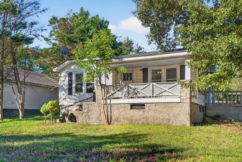 448 W State Line Rd, Rossville, GA 30741