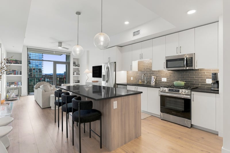 1212 Demonbreun St #807, Nashville, TN 37203