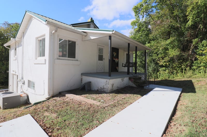 8294 Lawrenceburg Hwy, Mount Pleasant, TN 38474