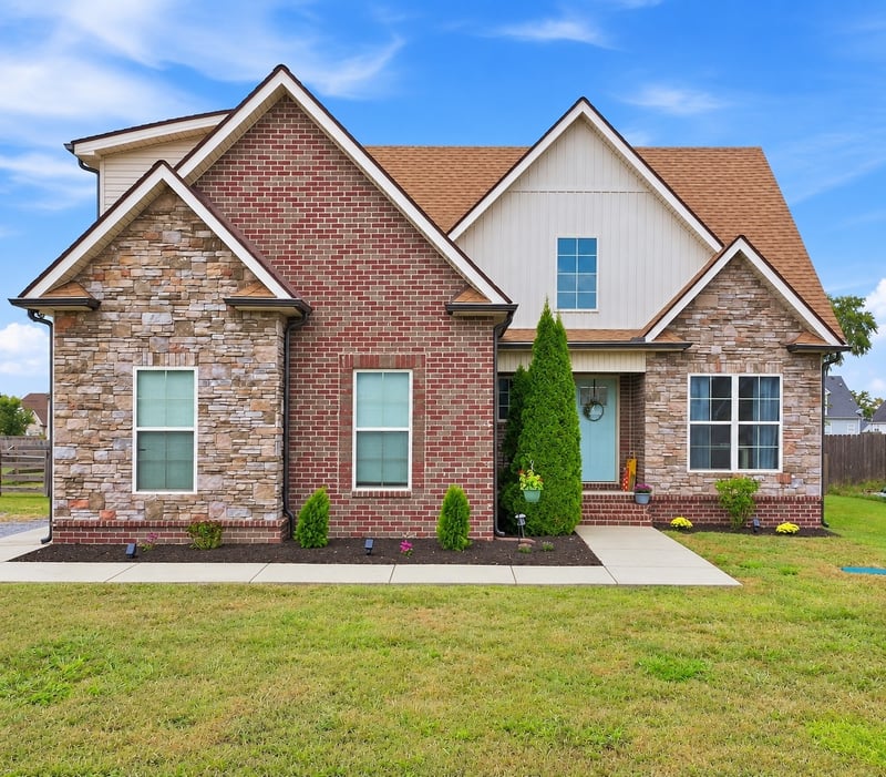 528 Long Creek Dr, Christiana, TN 37037